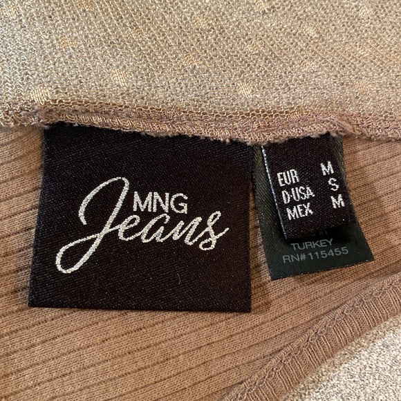 Tank top by MNG jeans. Floral pattern on the front. Size S - Picture 3 of 9